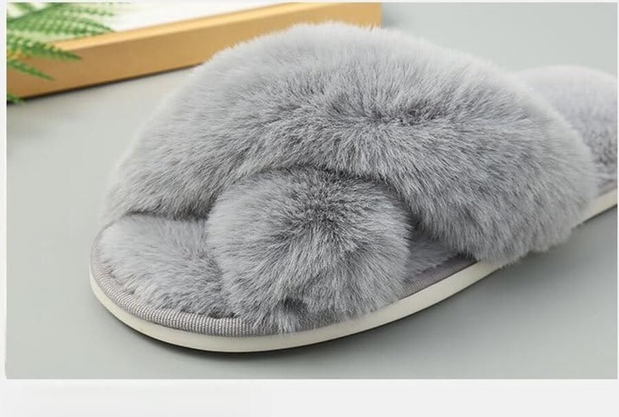 Warm slippers fluffy soft open toe non-slip sole fashionable style indoor outdoor comfortabel