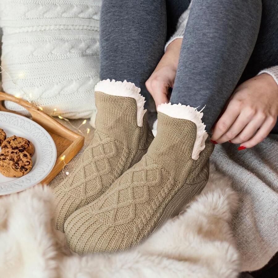 Warme Dames Slippers en Fleece Gevoerde Sokken Antislip Gebreide Dikke Sokken voor Binnen en Buiten Gebruik