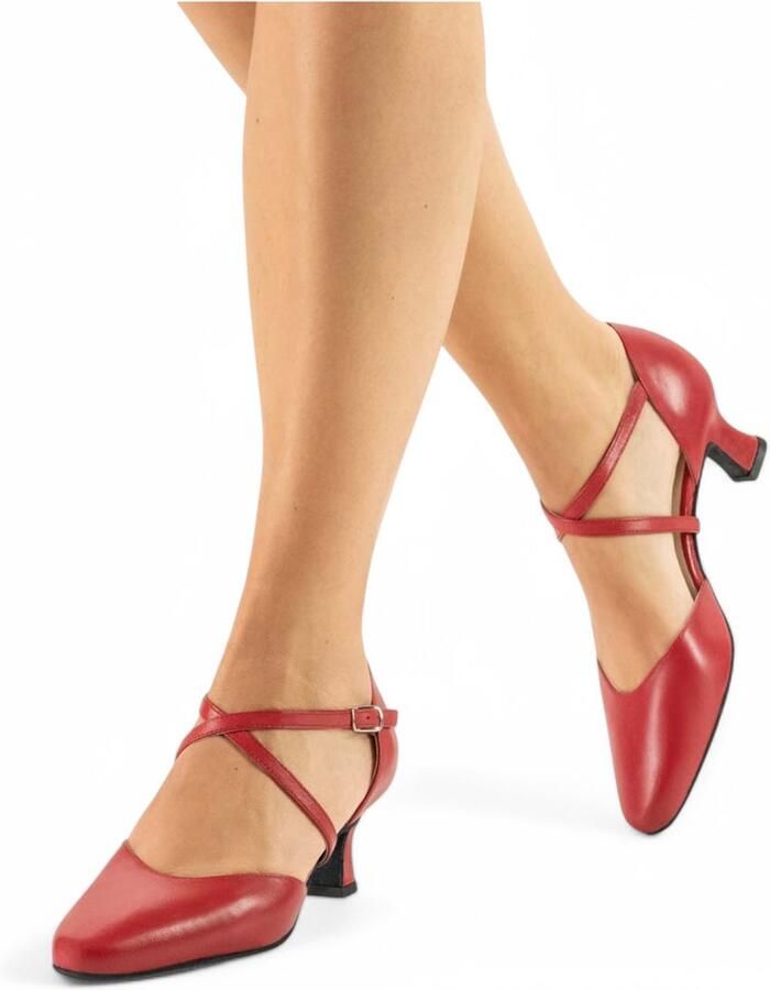 Werner Kern Patty Dichte Dames Dansschoen Rood Lamsleer Kruisbandje Suede zool Puntige neus Hak Drukknoopsluiting Ballroom Argentijnse Tango Salsa Kizomba Latin Werner Kern Rood