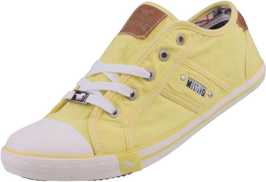 Witte Canvas Damessneaker met Pluggen Old School Stijl