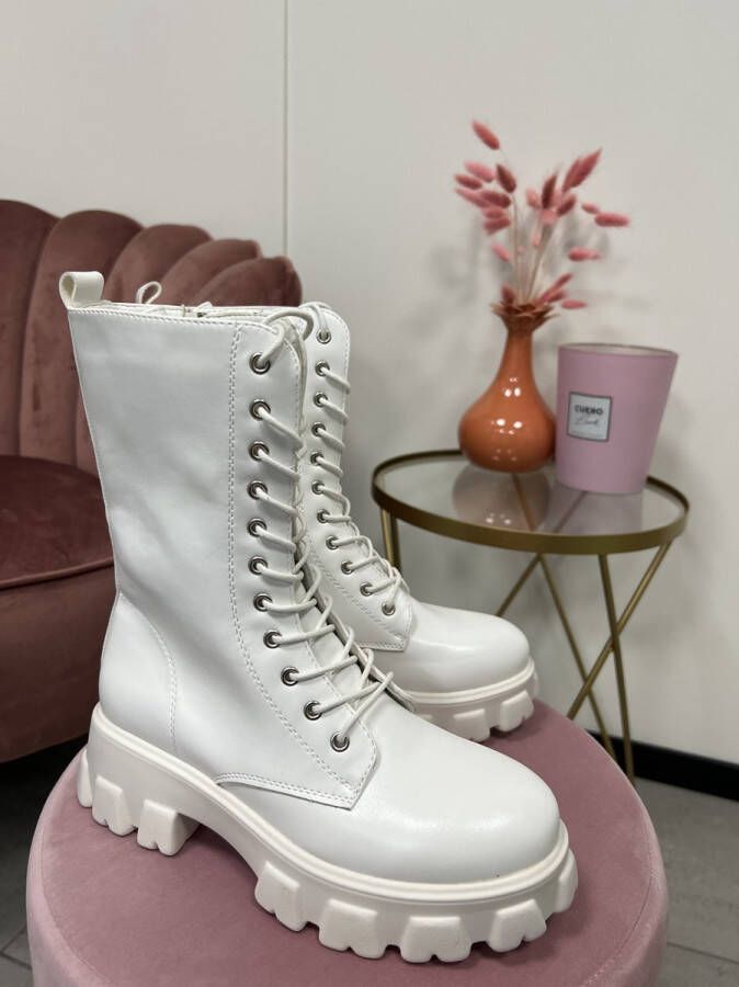 Witte half hoge laarzen met veters en rits