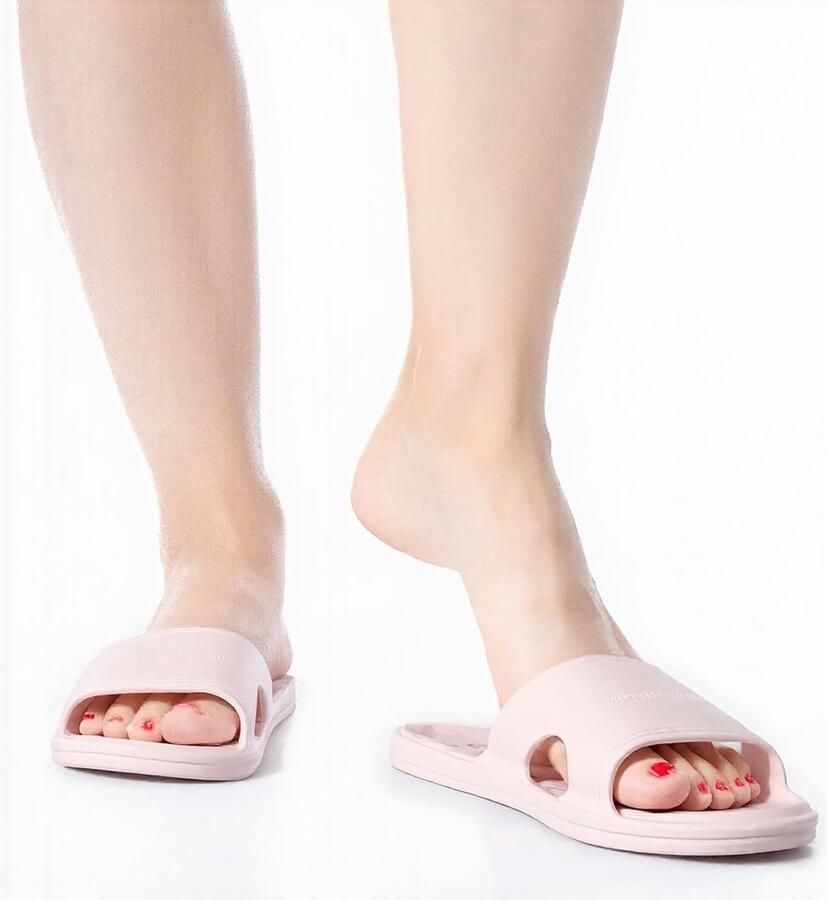 Zachte ade de en antislip doucheslippers voor en comfortabele quick-dry sandalen met gaten voor badkamer en zwembad