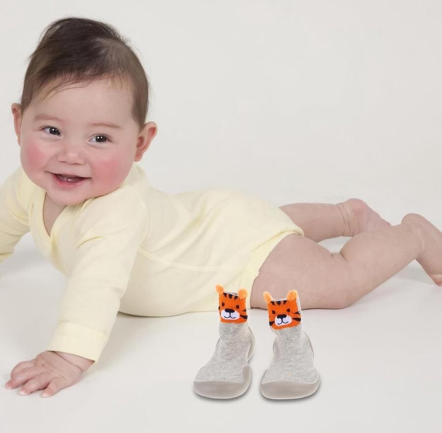 Zachte ade de en comfortabele schoenen voor en geschikt voor binnen en buiten met antislipzool en goede pasvorm
