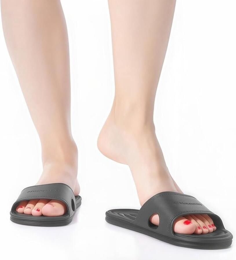 Zachte comfortabele antislip slippers voor en sneldrogende sandalen voor badkamer zwembad en spa met gaatjes