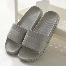 Zachte en comfortabele slippers voor en ideaal voor strand en zwembad antislip en unisex