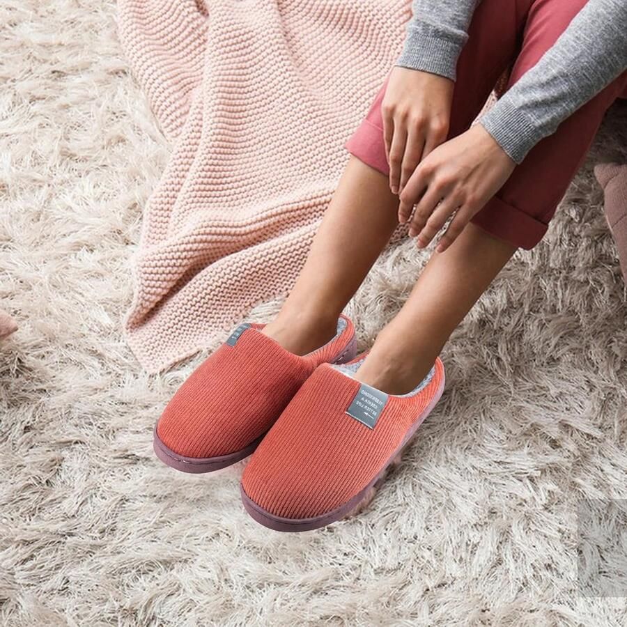 Zachte en warme pluche pantoffels voor en slip-on antislip ideaal voor binnen en buiten