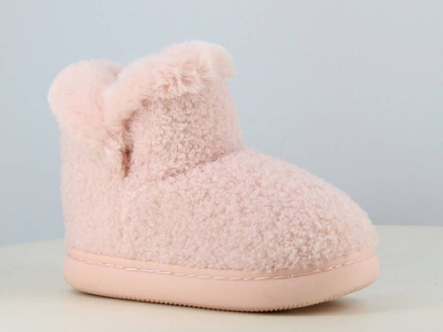 Zeer zachtige en stevige pantoffels een stevige zool met goede grip lijk comfortabel en warm roze