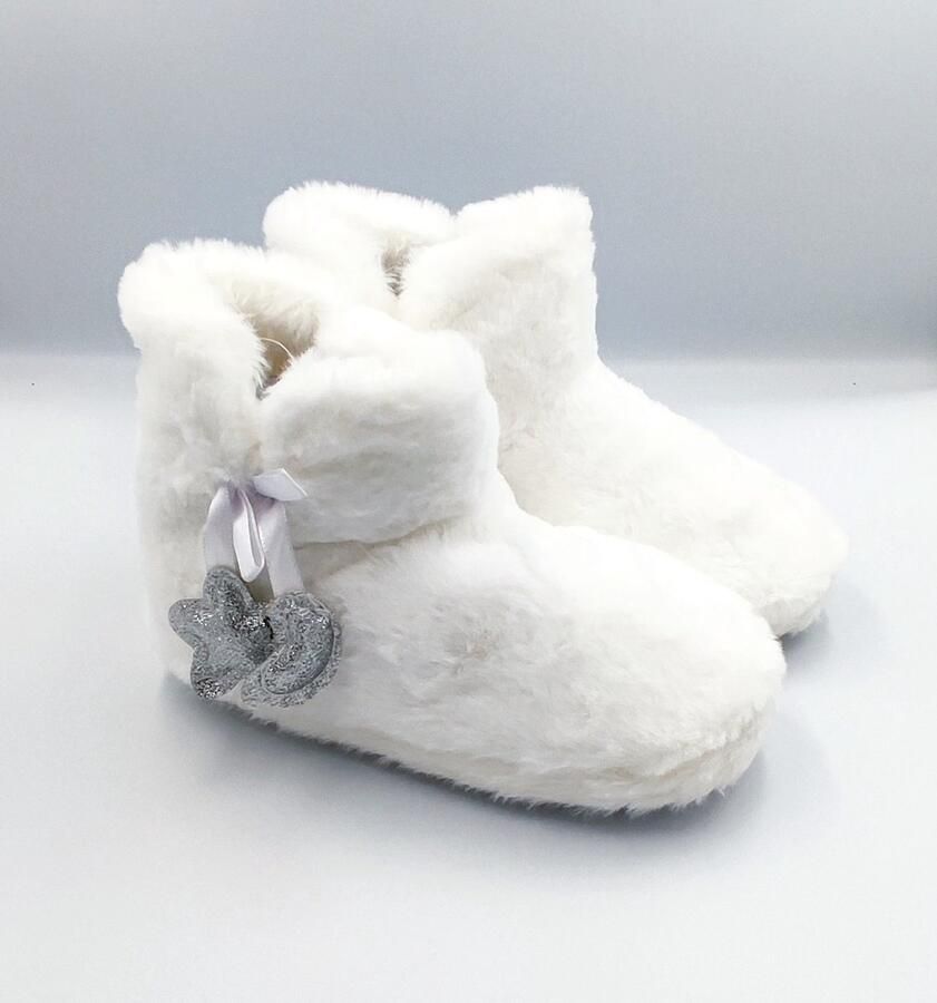 Zeer zachtige en stevige pantoffels met maan en sterretje stevige zool met goede grip lijk comfortabel en warm wit