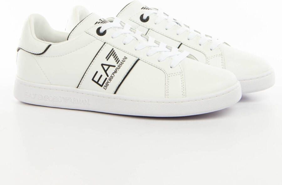 Emporio Armani EA7 Witte Leren Sneakers met Geperforeerd Bovenwerk en Contrastdetails White Heren