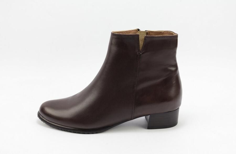 Everybody Barbara Enkellaars gekleed Bruin