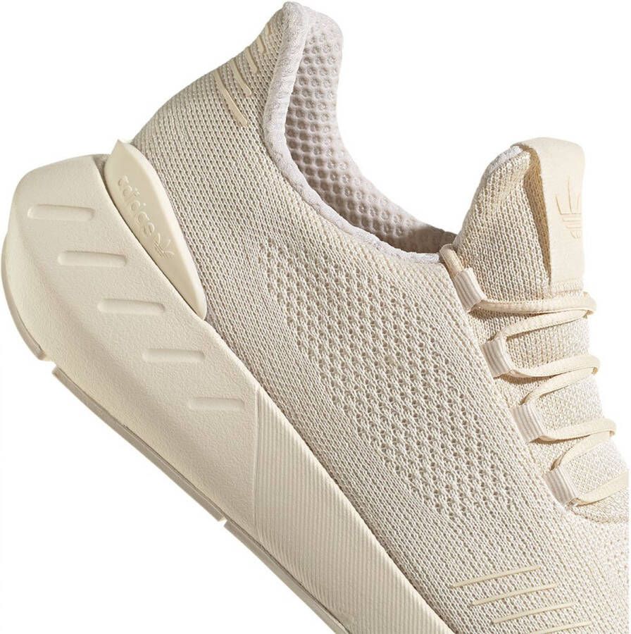 adidas SPORTSWEAR Swift Run 22 Sneakers Dames Beige