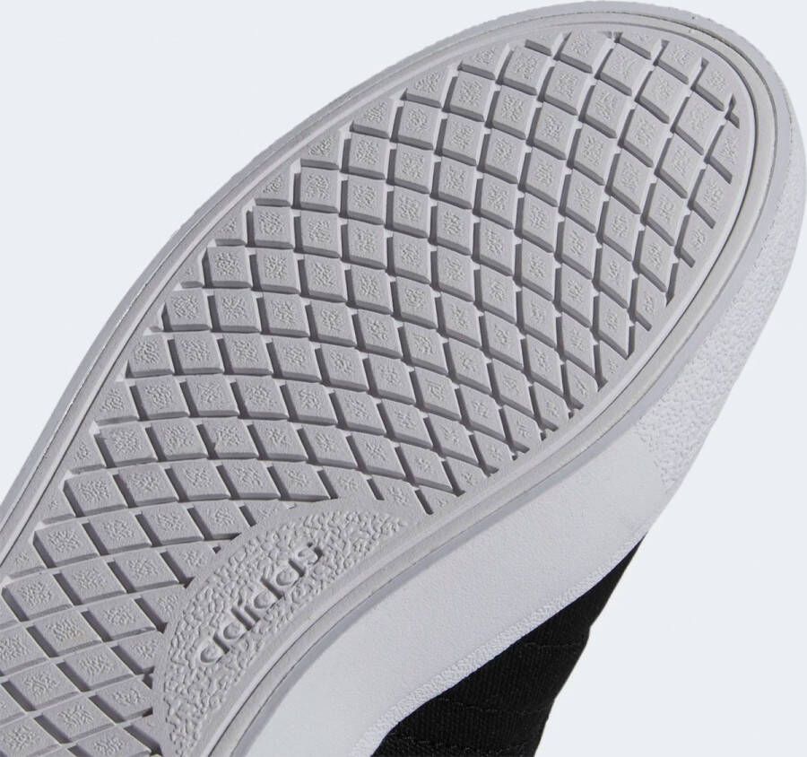 Adidas SPORTSWEAR Vulc Raid3R Sneakers Core Black Core Black Ftwr White 1 - Foto 5