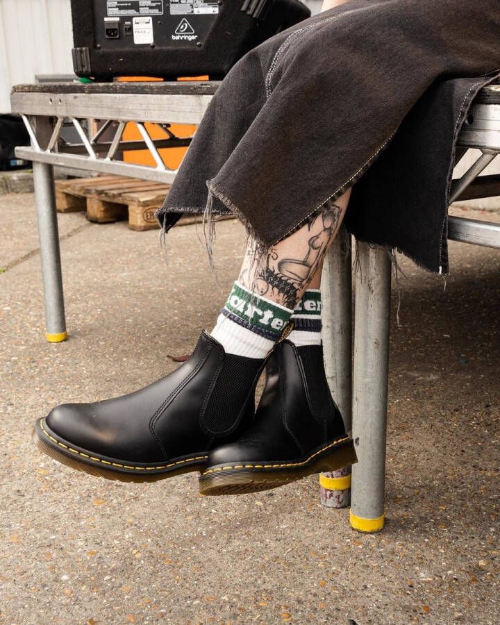 Dr. Martens Klassieke Chelsea-laarzen van glad leer met gele stiksels en AirWair-logo Black - Foto 14