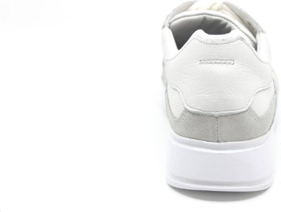 Durea 6272 H Lage sneakersDames sneakers Wit beige