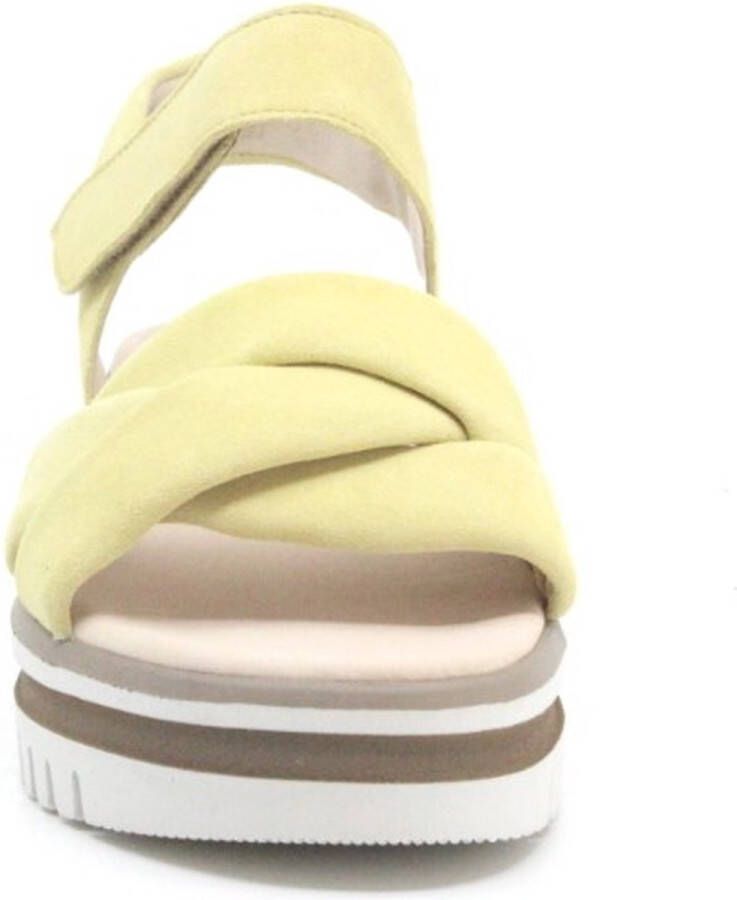 Gabor 24.622.10 Gele dames sandalen met klittenband sluiting