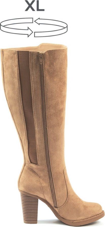 Gabylou XL laarzen voor brede kuiten Model Kamilla Beige