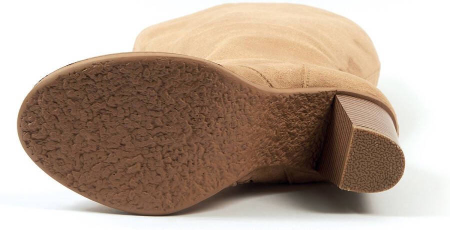 Gabylou XL laarzen voor brede kuiten Model Kamilla Beige
