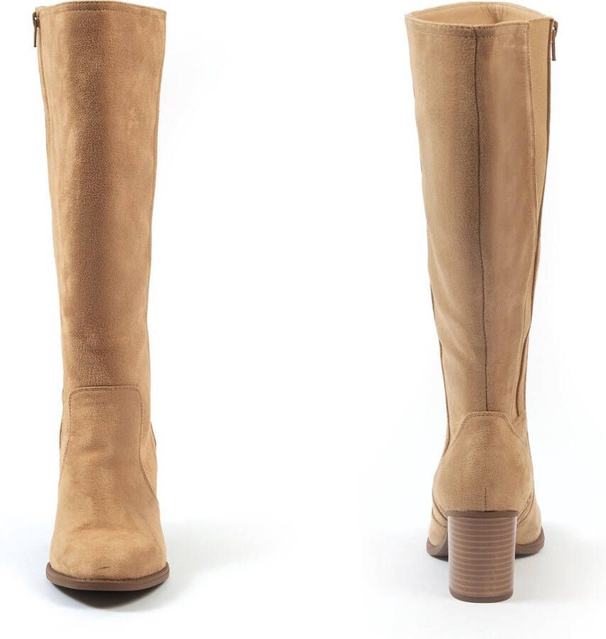 Gabylou XL laarzen voor brede kuiten Model Olivia Beige