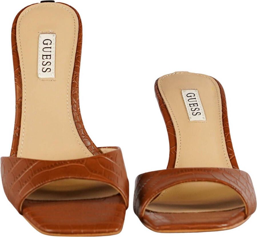 GUESS Seala 2 Sandalo Dames Sandalen Cognac