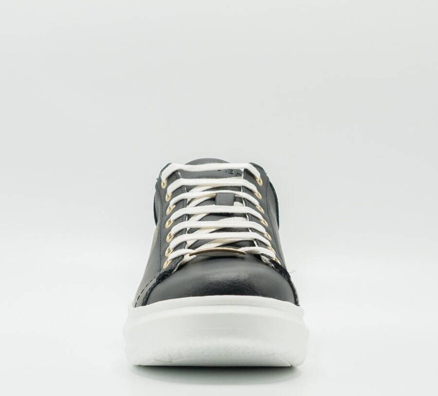 GUESS Vibo Sneaker