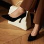 Isabel Bernard Pumps & high heels Vendôme Monica Suede Pumps in zwart - Thumbnail 3