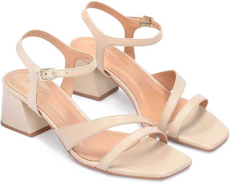 Kazar Beige leren sandalen op een brede hak