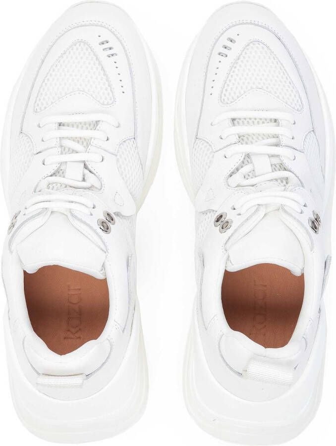 Kazar Comfortabele witte damessneakers van leer en stof