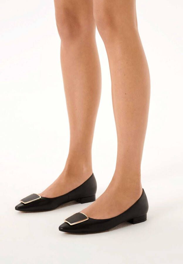 Kazar Elegant black pumps on a flat heel