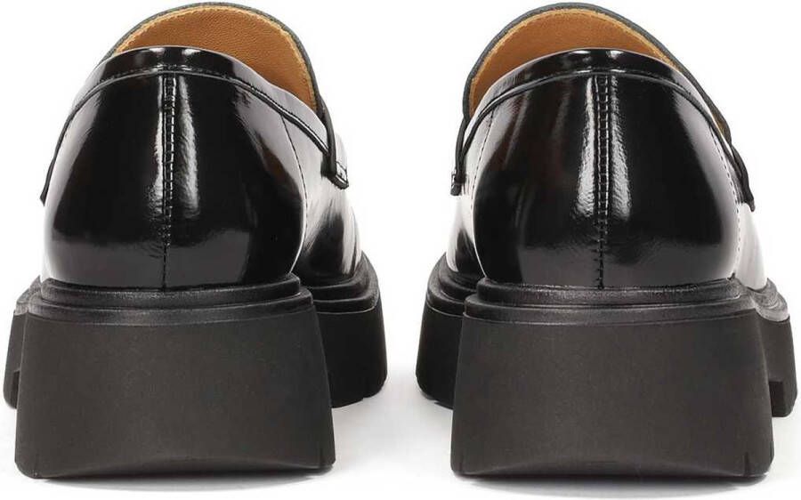 Kazar Flat shoes on a lug sole