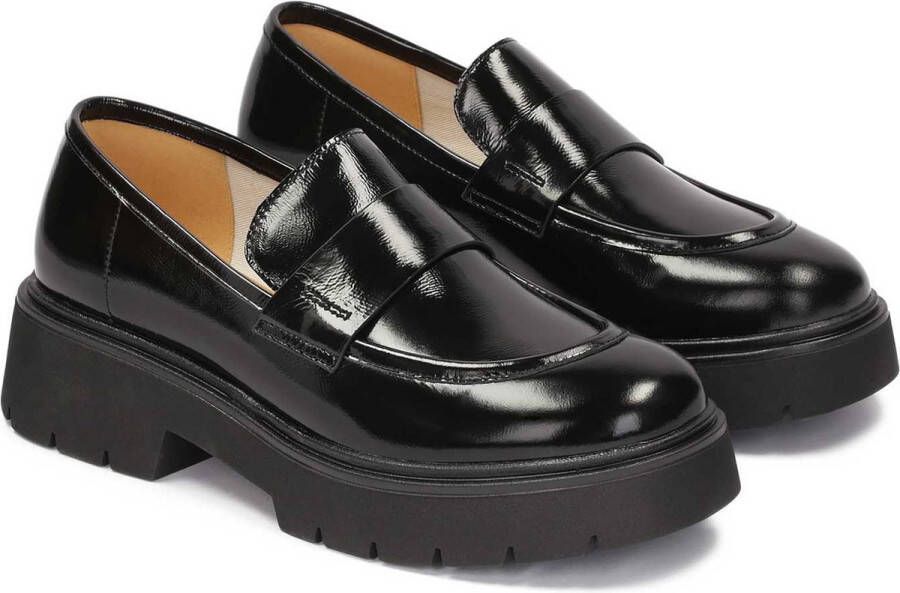 Kazar Flat shoes on a lug sole