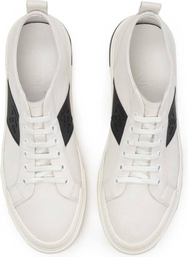 Kazar Gebroken witte herensneakers met zwarte inzetstukken