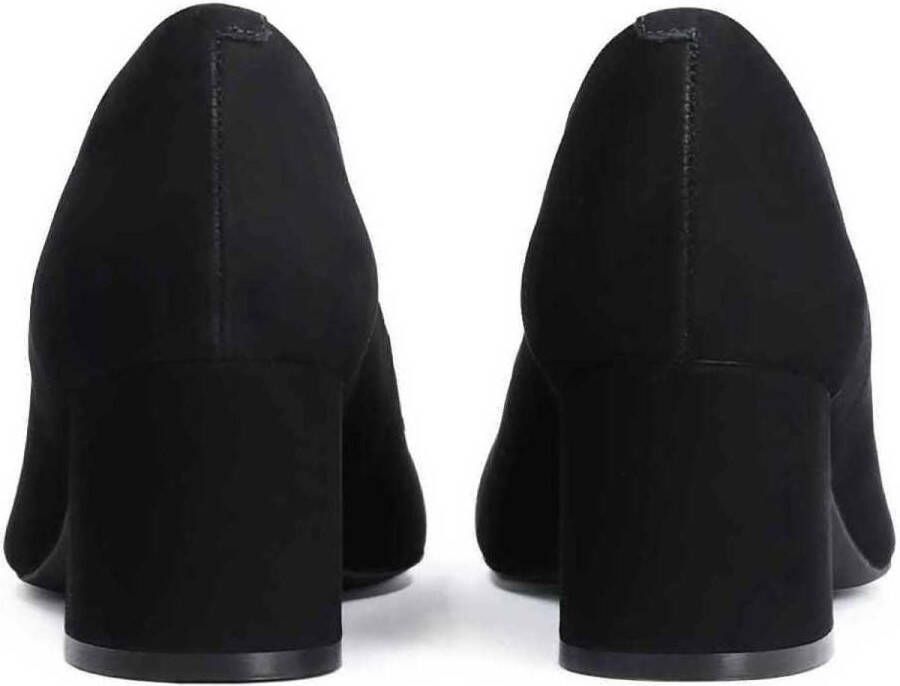 Kazar Klassieke zwarte suède pumps versierd met een applicatie