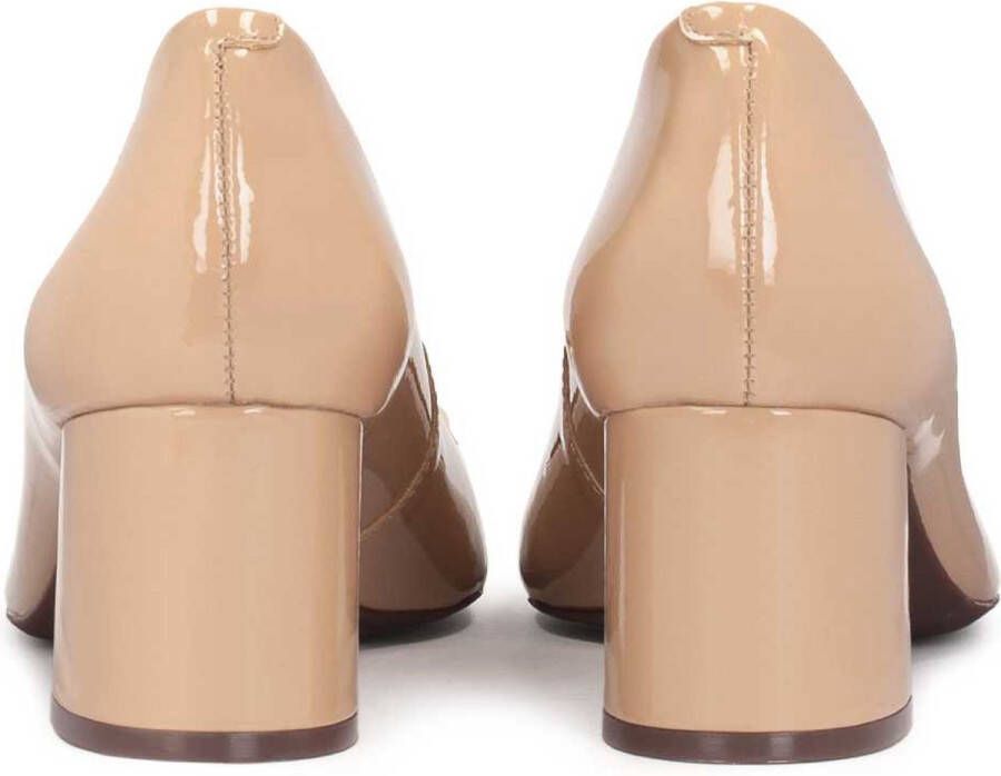 Kazar Lacquered beige pumps with a sturdy heel