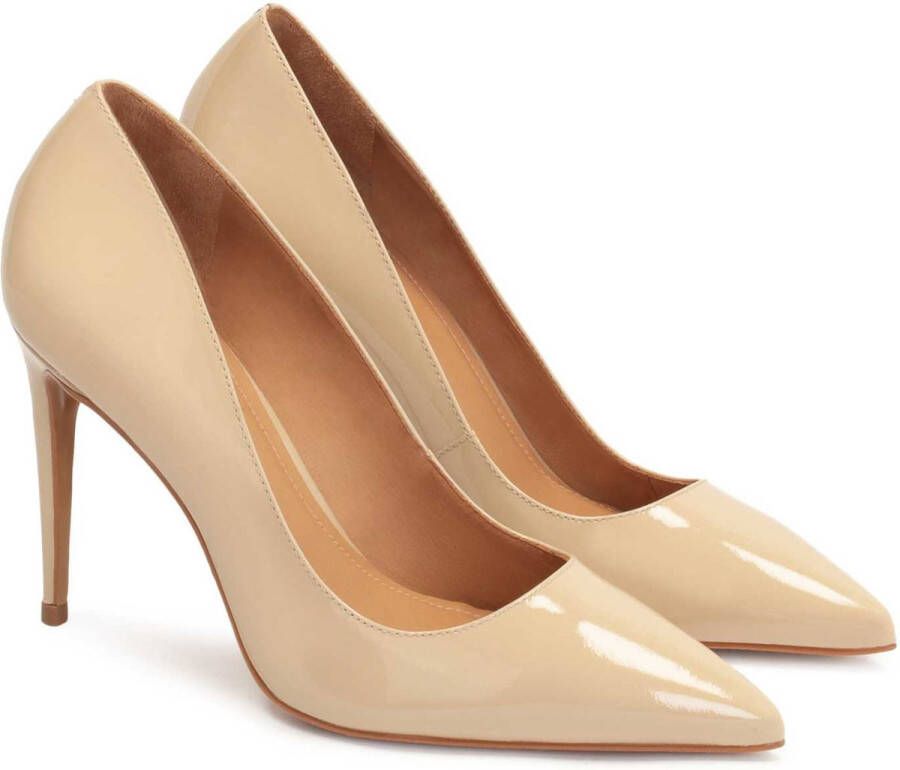 Kazar Lacquered minimal style pumps