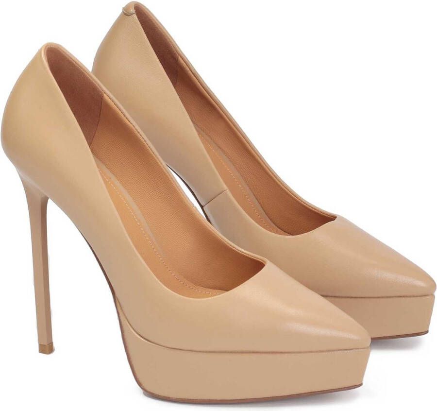 Kazar Leather pumps on a high heel and a platform
