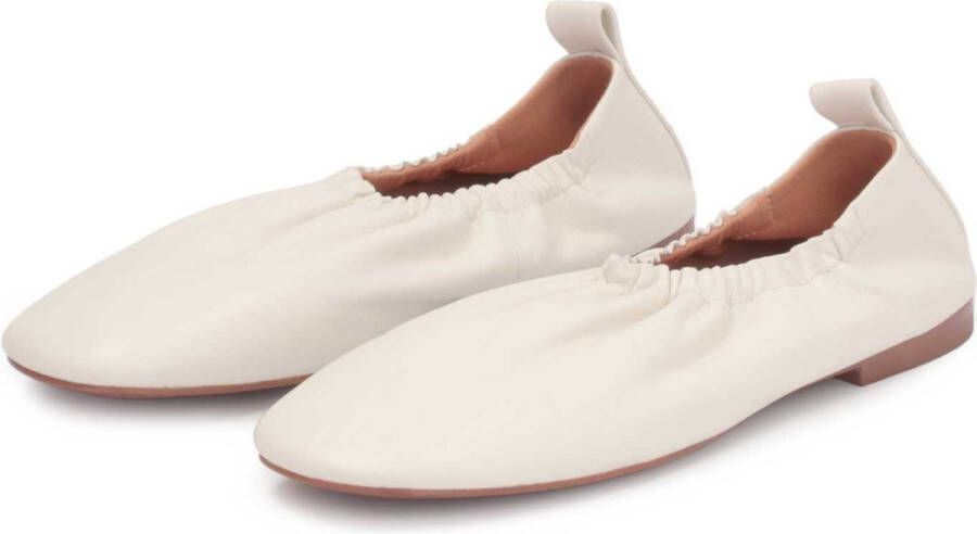 Kazar Studio Leren ballerina's met elastiek in beige kleur
