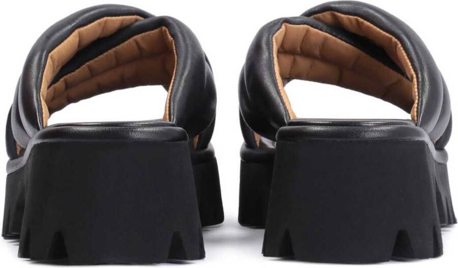Kazar Studio Zwarte lederen pantoffels op een wandelzool met een brede hak