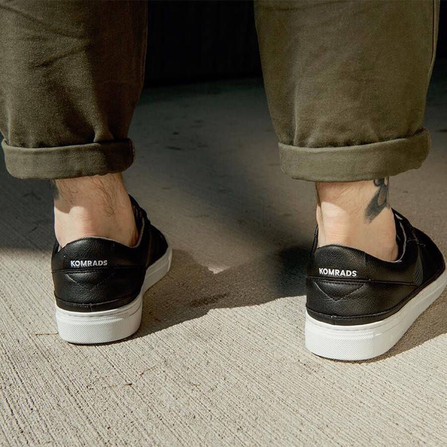 Komrads vegan sneakers APLS Maça Low Monoblack Schoen uit duurzaam en gerecycleerd materiaal Zwart