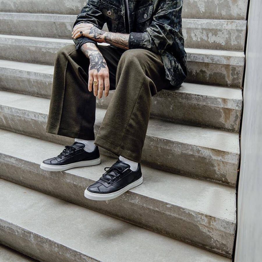 Komrads vegan sneakers APLS Maça Low Monoblack Schoen uit duurzaam en gerecycleerd materiaal Zwart