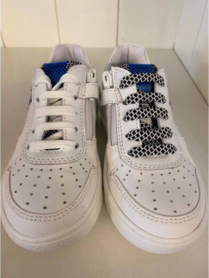 Lunella sneaker star
