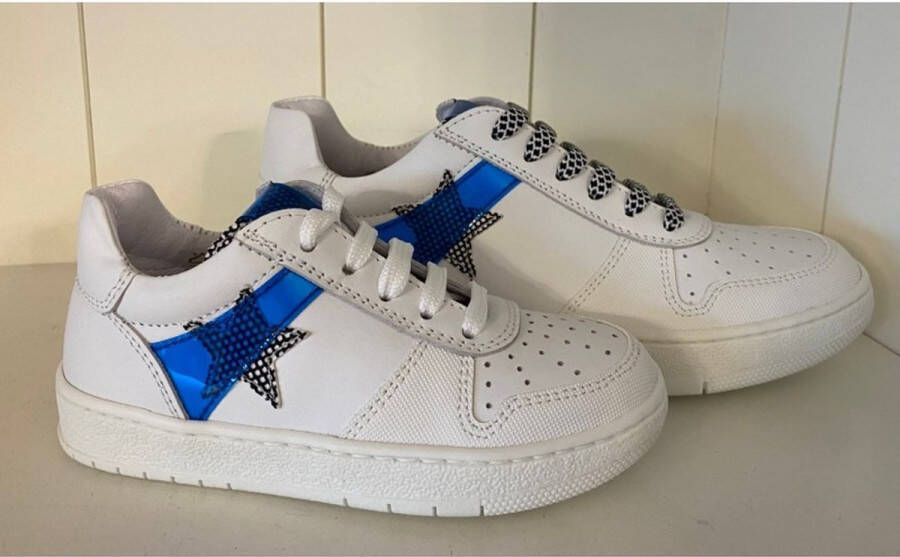 Lunella sneaker star