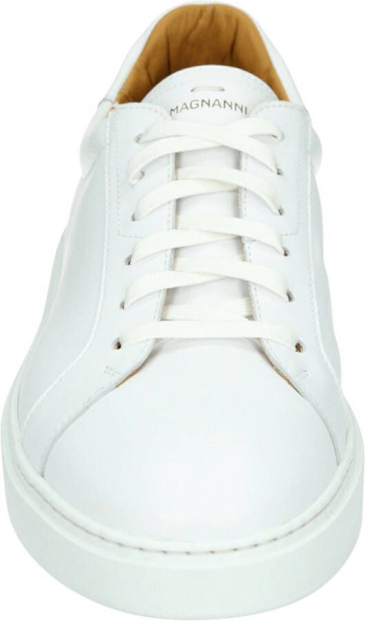 Magnanni 24720 Volwassenen Lage sneakersVrije tijdsschoenen Wit beige