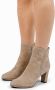 Manfield Dames Beige suède enkellaarsjes met hak - Thumbnail 9