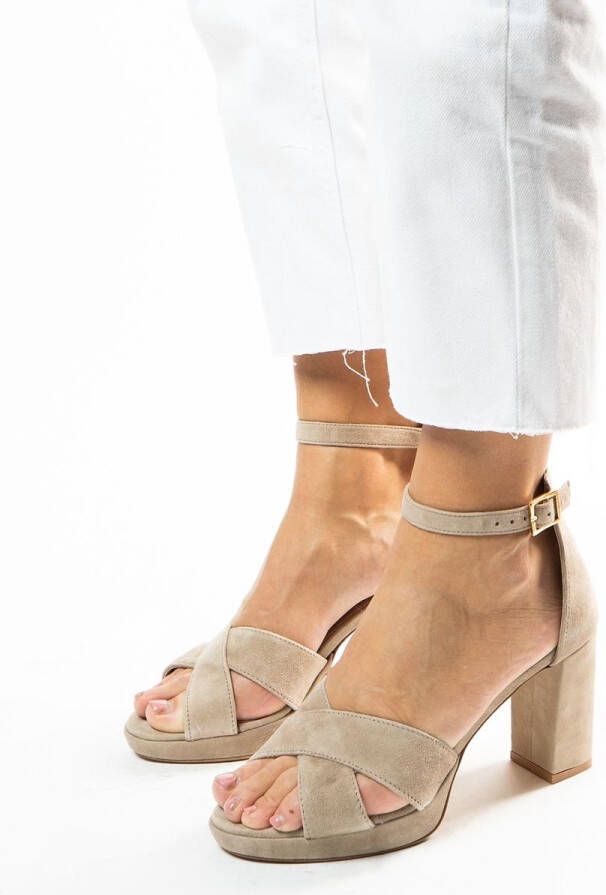 Manfield Dames Beige suède sandalen met hak - Foto 6