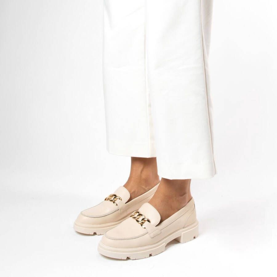 Manfield Dames Off white leren loafers met goudkleurige chain - Foto 5