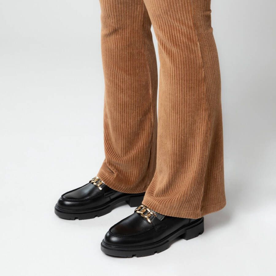 Manfield Dames Zwart leren loafers met goudkleurige chain - Foto 10