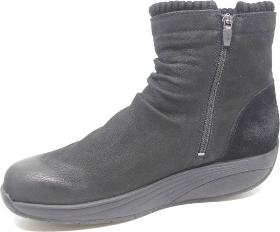 MBT KENDU BOOT W 702647-03I Zwarte dames enkellaars met een performance zool