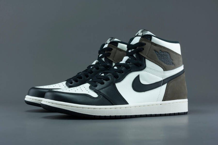 Nike Air Jordan 1 High Dark Mocha 555088-105 Kleur als op foto Schoenen