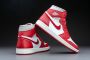 Jordan Varsity Red Hoge Top Sneakers (2022) Rood Dames - Thumbnail 12