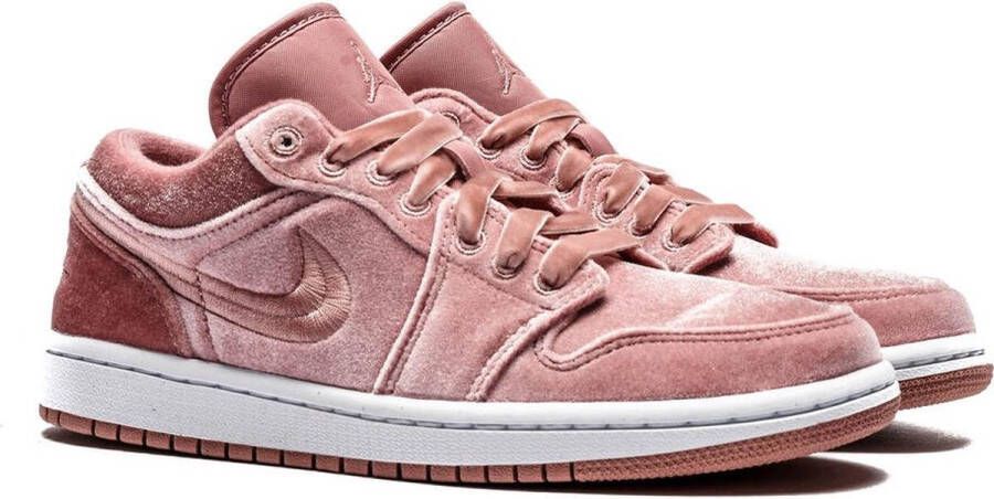 Nike AIR JORDAN 1 LOW PINK VELVET